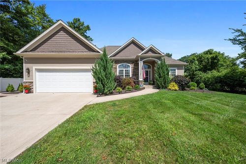 9475 Johnnycake Ridge Rd, Mentor, OH, 44060-7101 | Card Image