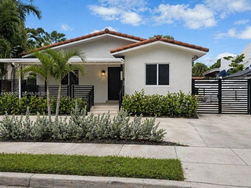 426 Sw 26th Rd, Miami, FL, 33129-2227 | Card Image