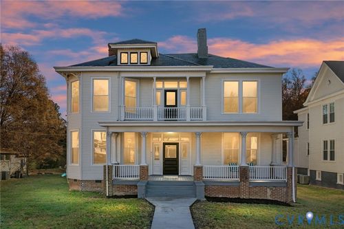 511 S Main St, Blackstone, VA, 23824-2217 | Card Image