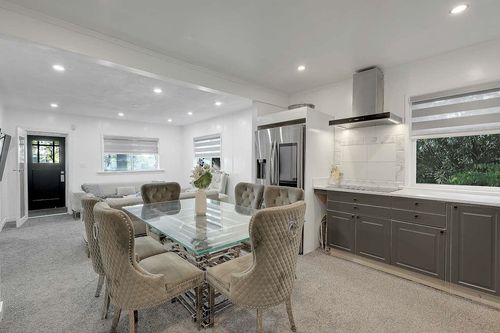 7822 Willard St, Burnaby, BC, V3N2W5 | Card Image