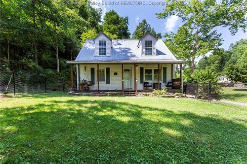 688 Saunders Hollow Rd, Barboursville, WV, 25504-8723 | Card Image