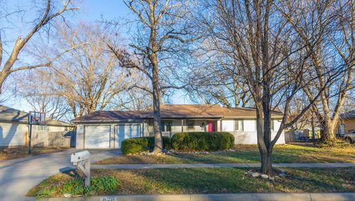 1670 N Wood Dr, Wichita, KS, 67212-1383 | Card Image