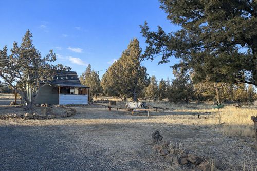 7121 Sw Forest Park Rd, Culver, OR, 97734-1582 | Card Image