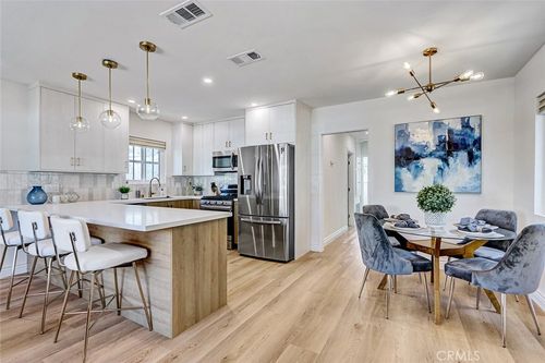 875 W 1st St, San Pedro, CA, 90731-1901 | Card Image
