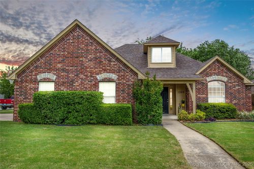 1209 E 146th St S, Glenpool, OK, 74033-3820 | Card Image