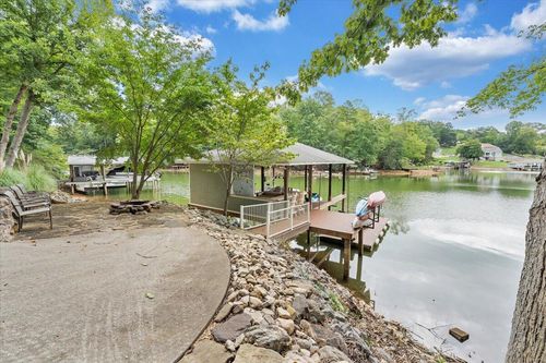 614 Forest Lawn Dr, Moneta, VA, 24121-1722 | Card Image