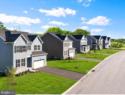 24 Steiner Way, Perkiomenville, PA, 18074-8704 | Card Image