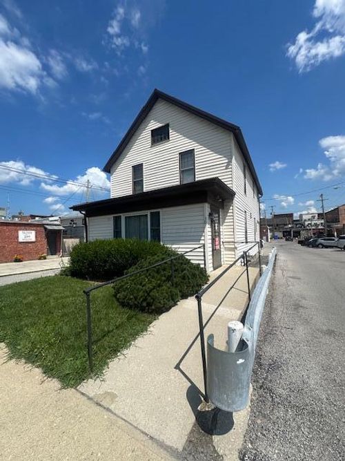 30 N Franklin St, Delaware, OH, 43015-1914 | Card Image