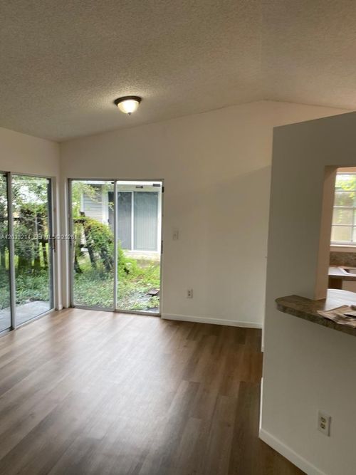 9761 W Heather Ln, Miramar, FL, 33025 | Card Image