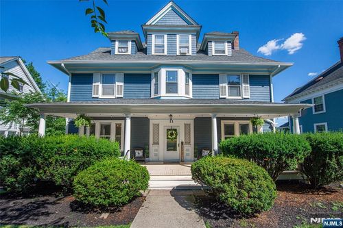 11 Mountain Ave, Montclair, NJ, 07042-1810 | Card Image