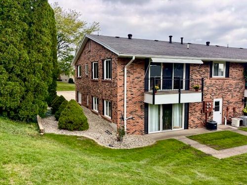 84-230 S State St, Zeeland, MI, 49464-1687 | Card Image