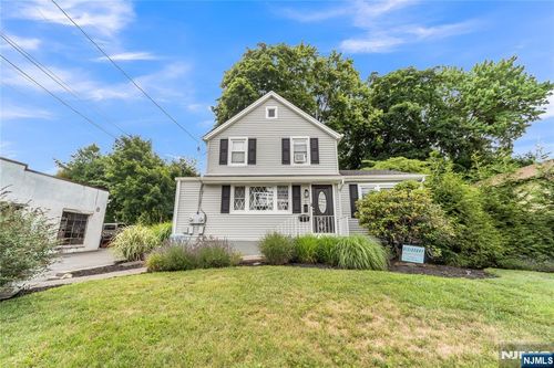 189 Livingston St, Northvale, NJ, 07647-1834 | Card Image