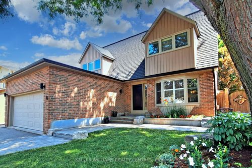 31 Avondale Cres, Aurora, ON, L4G3P7 | Card Image