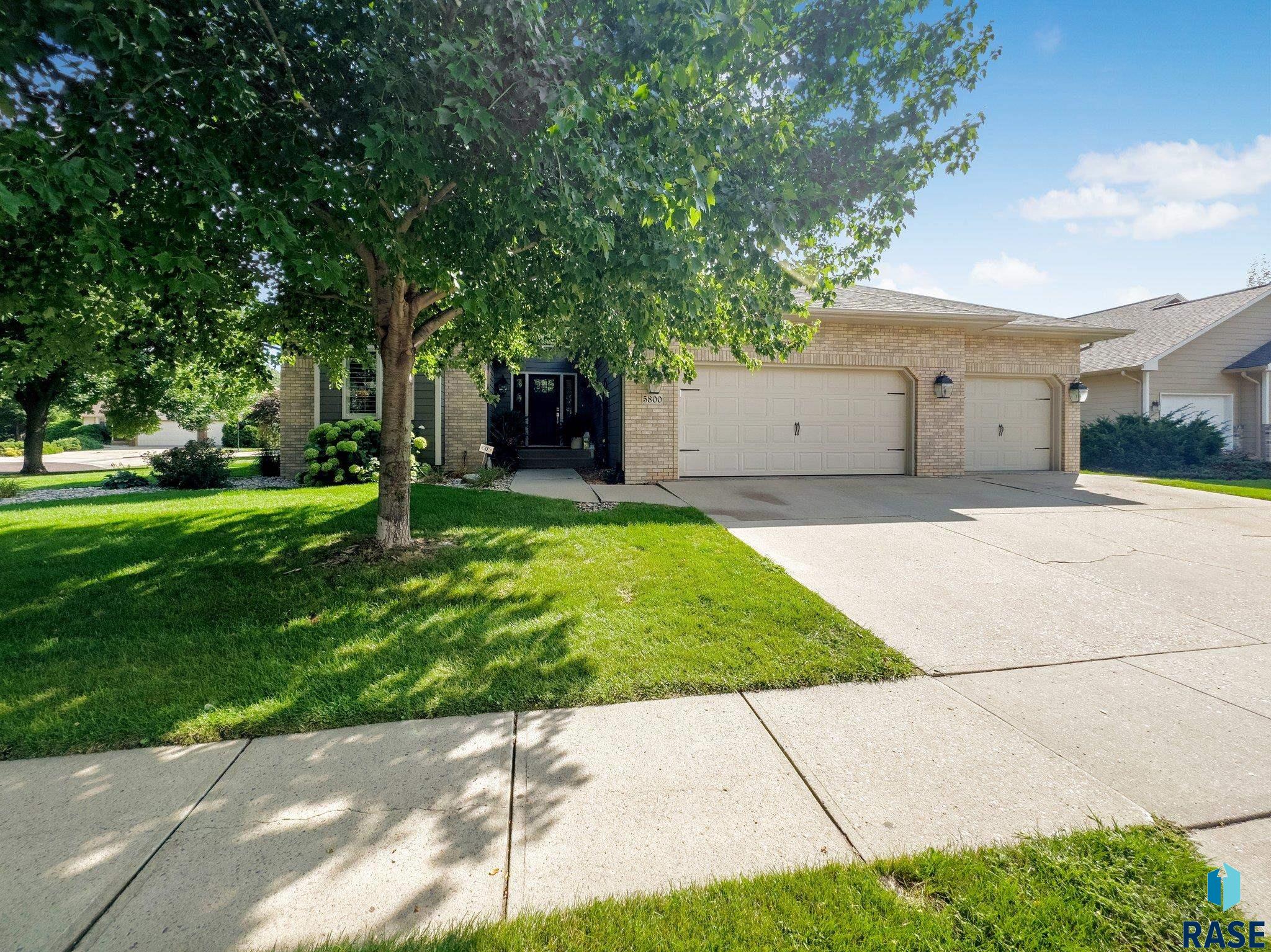 Tomar Rd, Sioux Falls, SD 57108