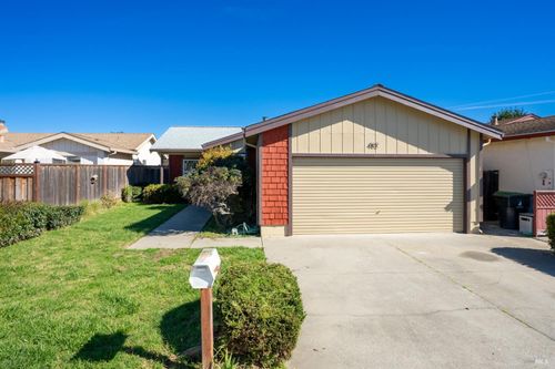 482 Vivienne Dr, Watsonville, CA, 95076-3653 | Card Image
