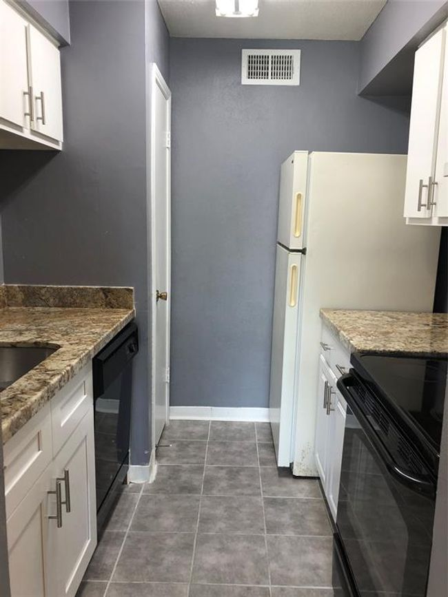 15 9350 Country Creek Drive, Sold in Houston Zoocasa