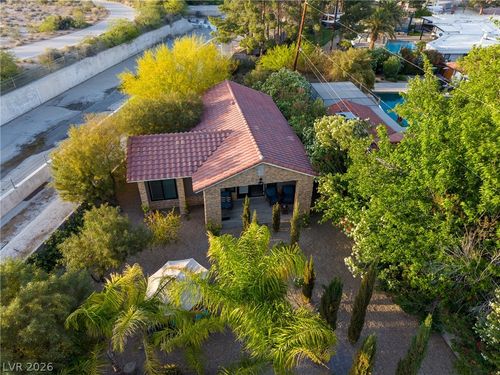 300 Lacy Ln, Las Vegas, NV, 89107-3252 | Card Image