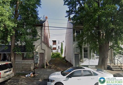 627 W Allen St, Allentown, PA, 18102-2350 | Card Image