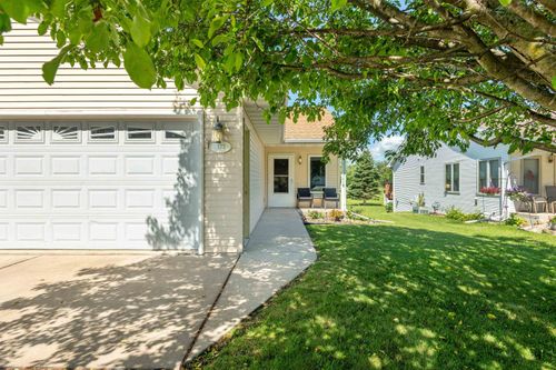 573 N Wisconsin Street, Berlin, WI, 54923 | Card Image