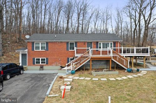 13903 Wolfsville Rd, SMITHSBURG, MD, 21783-9332 | Card Image