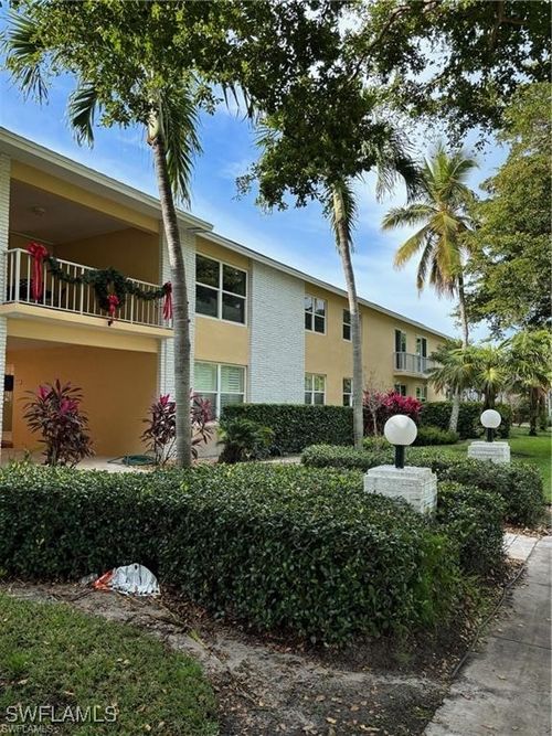 546-546 Broad Ave S, NAPLES, FL, 34102-7157 | Card Image