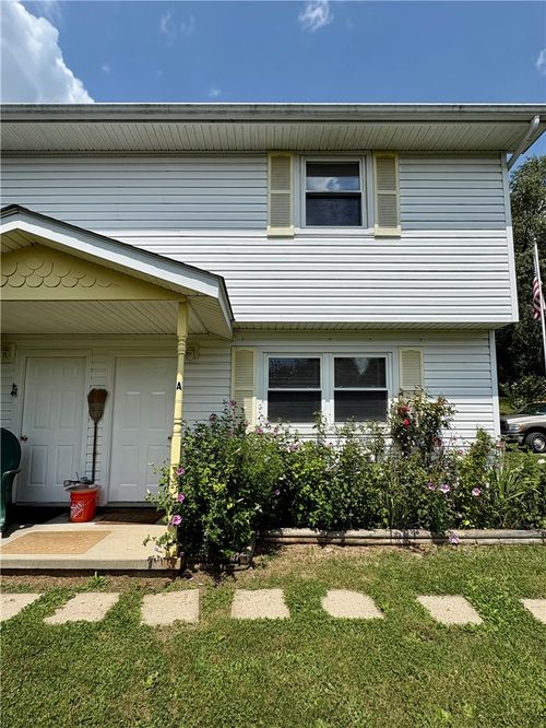 216 Pleasantview Dr, Midland, PA, 15059-2230 | Card Image