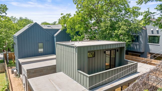 B - 2107 Maple Ave, House other with 2 bedrooms, 2 bathrooms and 1 parking in Austin TX | Image 21