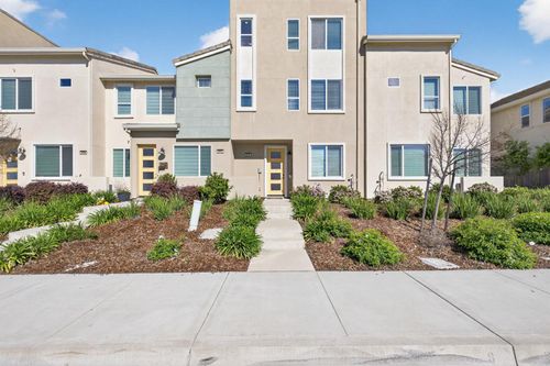 2561 Natomas Crossing Drive, Sacramento, CA, 95834 | Card Image