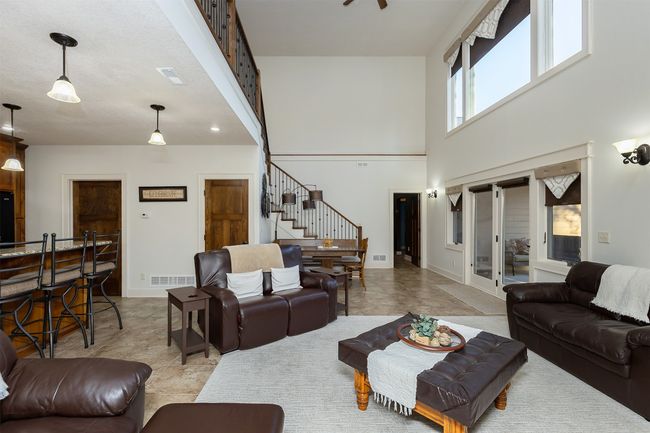 8121 Oak Ridge Dr, Home with 5 bedrooms, 3 bathrooms and null parking in Dexter IA | Image 12