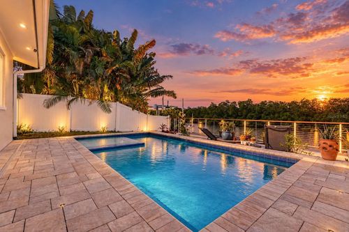 4606 Bay Crest Dr, TAMPA, FL, 33615-4902 | Card Image