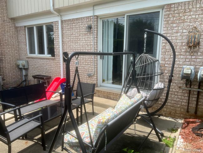 17540 Edward Cir, Condo with 2 bedrooms, 2 bathrooms and null parking in Clinton Twp MI | Image 28