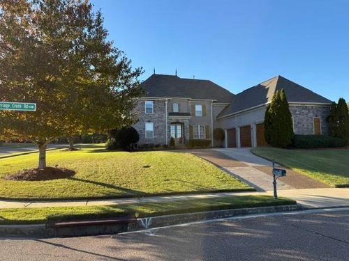 8726 Carriage Creek Rd, Bartlett, TN, 38002-8979 | Card Image