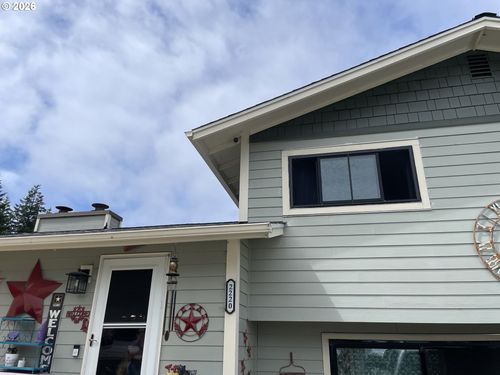 2220 Maine Ct, North Bend, OR, 97459-1665 | Card Image