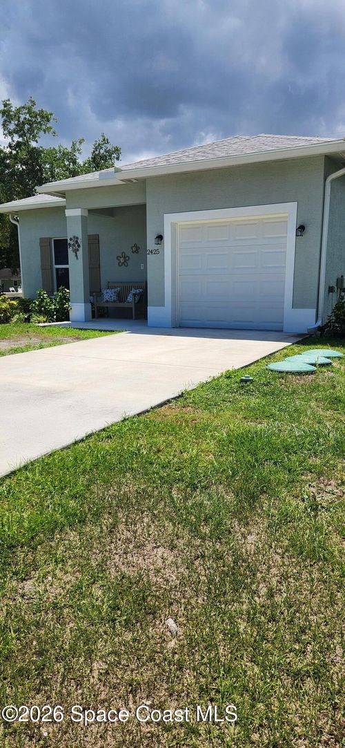 2425 86th Dr, Vero Beach, FL, 32966-5158 | Card Image