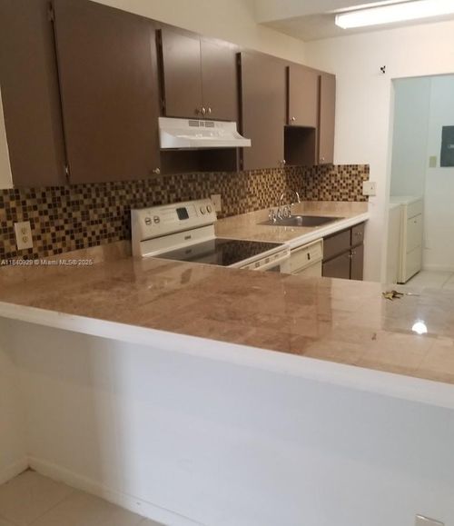 q-3816 Sw 69th Way, Miramar, FL, 33023-6660 | Card Image