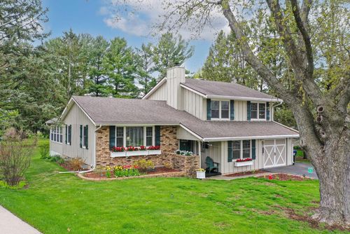 215 Estate Court, Elkhorn, WI, 53121 | Card Image