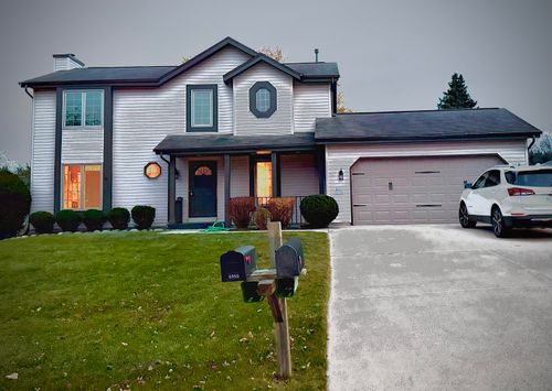 2336950 Salem Dr, Sussex, WI, 53089-3258 | Card Image