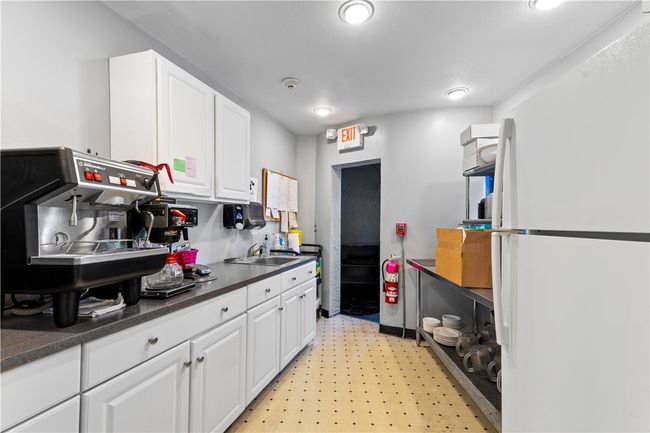 659 Killingly St, Home with 2 bedrooms, 3 bathrooms and 30 parking in Johnston RI | Image 17