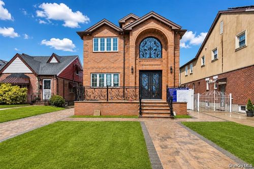 27-09 Utopia Pkwy, Flushing, NY, 11358-1222 | Card Image