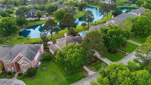 5607 Summer Snow Dr, Houston, TX, 77041-5529 | Card Image