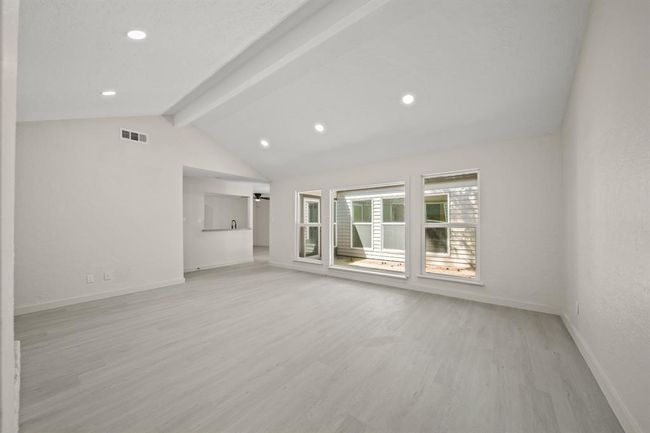 13414 Ravensway Dr, House other with 3 bedrooms, 2 bathrooms and 2 parking in Cypress TX | Image 4