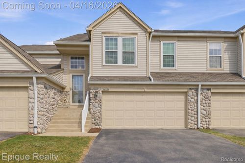 26625 Kirkway Cir, Woodhaven, MI, 48183-1970 | Card Image