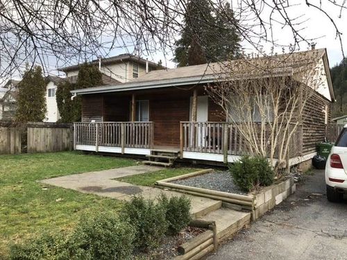 5492 Viola St, Chilliwack, BC, V2R3M6 | Card Image