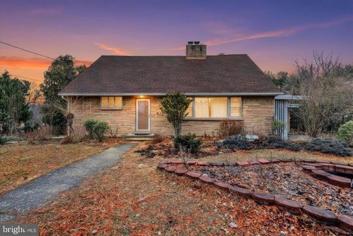 5020 Sunset Dr, HARRISBURG, PA, 17112-2167 | Card Image