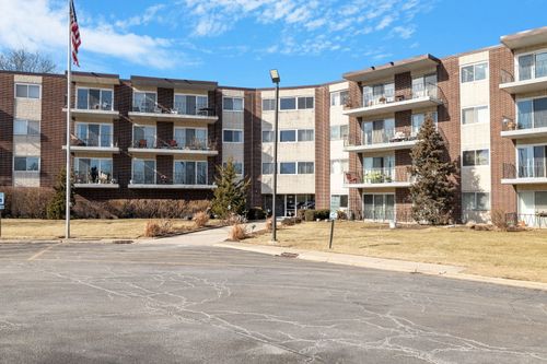 apt-11b-5540 Walnut Ave, Downers Grove, IL, 60515-4118 | Card Image