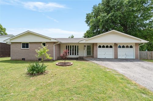 420 W Eliff St, Siloam Springs, AR, 72761-4626 | Card Image