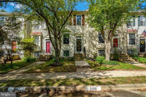 6586 Skylemar Trl, CENTREVILLE, VA, 20121-3839 | Card Image