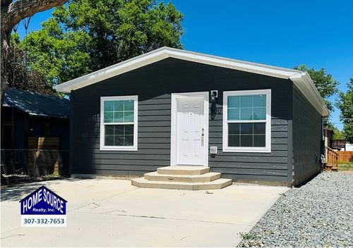 930 Lincoln St, Lander, WY, 82520-2738 | Card Image
