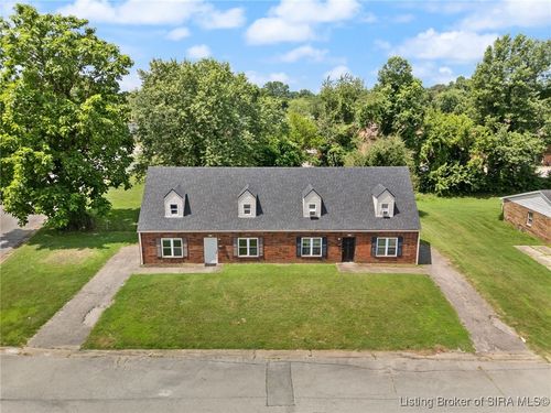 815 Lancelot Ct, Jeffersonville, IN, 47130-4619 | Card Image