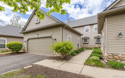 4509 Alexander Pines Dr, Clarkston, MI, 48346-4135 | Card Image